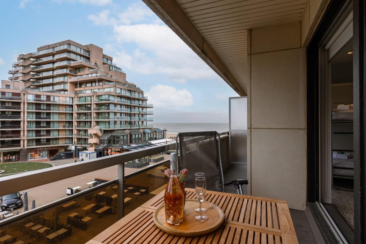 Modern Apartment In Centre Of Knokke Екстериор снимка