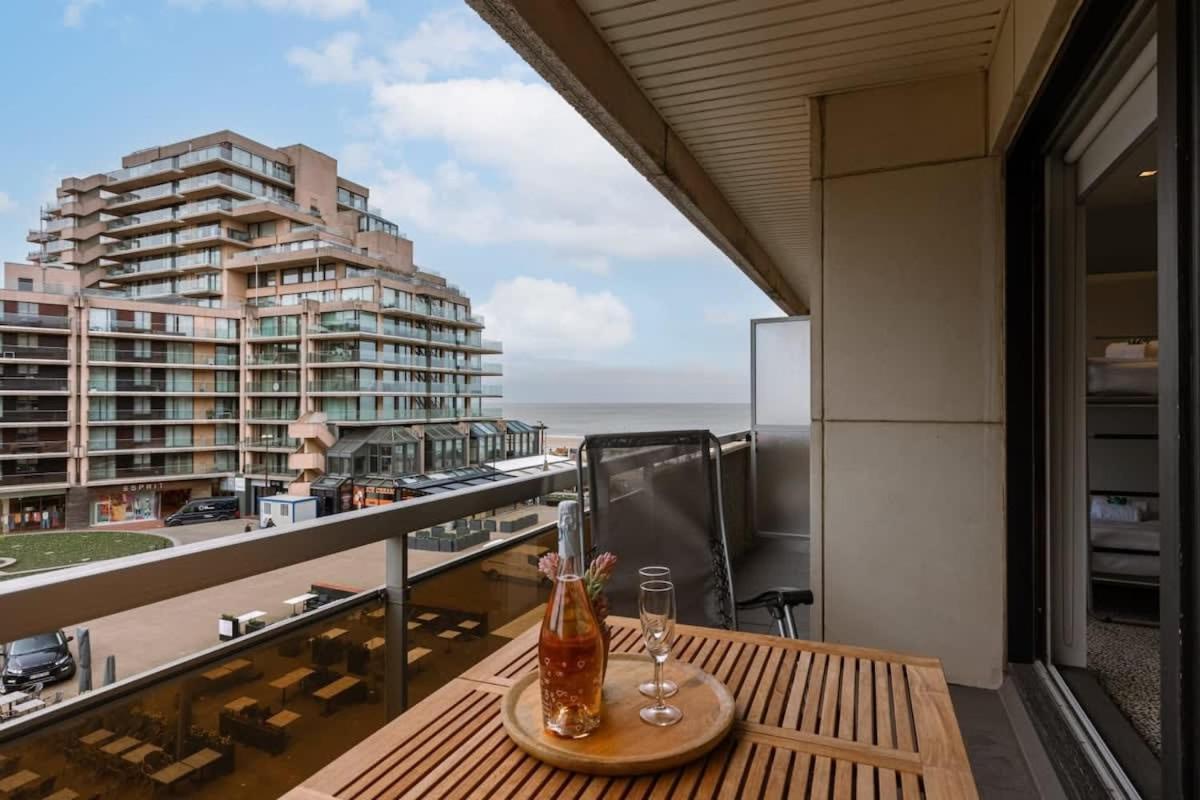 Modern Apartment In Centre Of Knokke Екстериор снимка